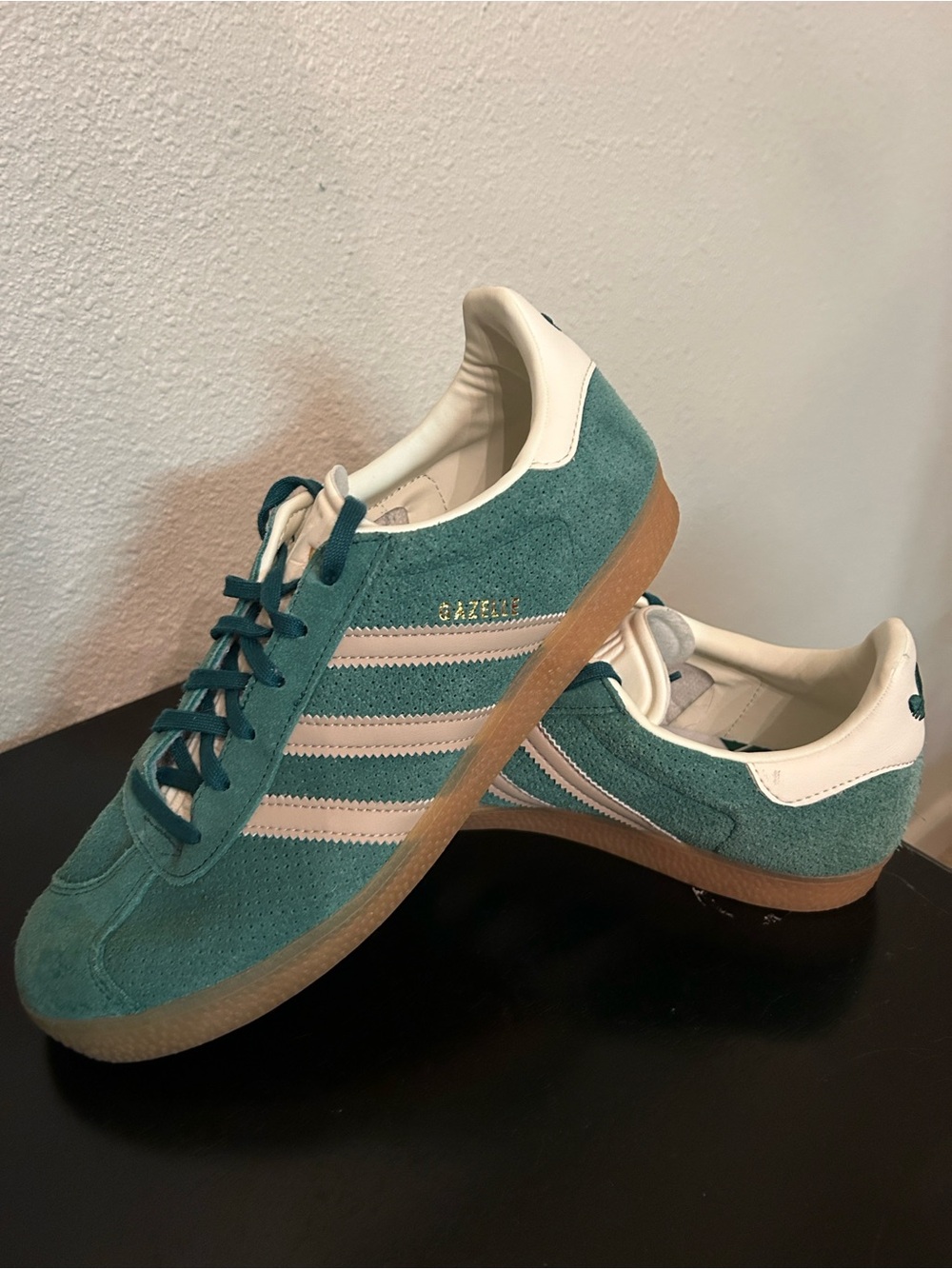 Adidas Originals Gazelle Sneakers Collegiate Green/Wonder Beige Women’s Size 8.5